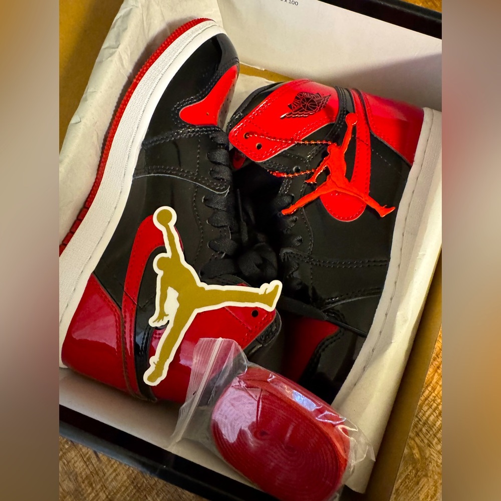 Air jordan 1 retro high og ‘bred patent’ limited edition released date dec 2021